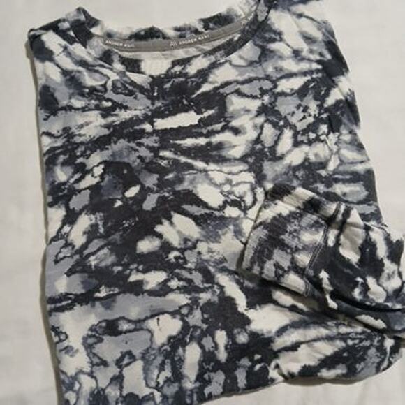 Andrew Marc  Large Navy/White Tie-Dye Women's Long-Sleeved top Easy Care - Picture 9 of 14